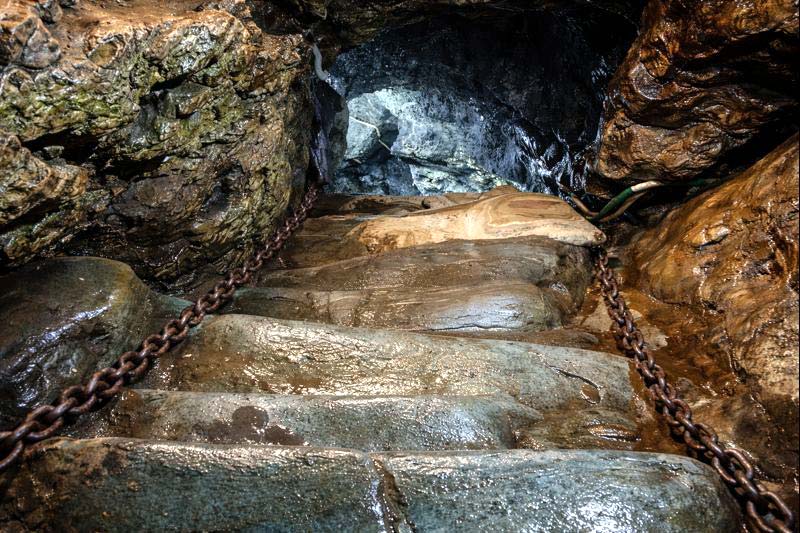 350 Stone steps descending inside Patal Bhuvaneshwar cave temple