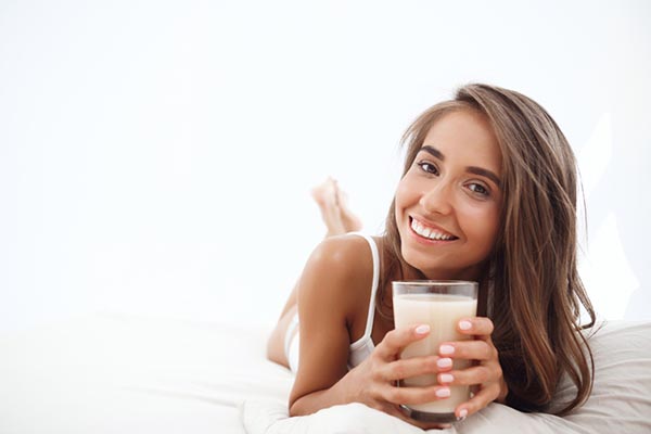 DIY plant-based milk: Healthy milk alternatives, blending goodness at home.