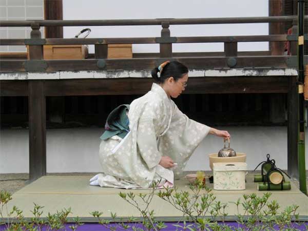History of tea in Japan: A sip of serenity