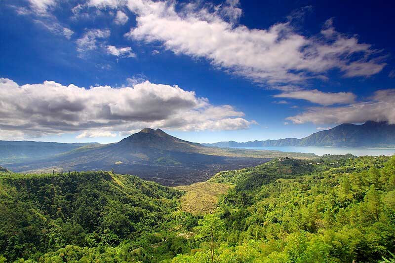 Capturing the stunning beauty of Batur Volcano and Lake: Summer destination