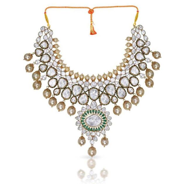 A stunning choker necklace inspired by the Mughal era.