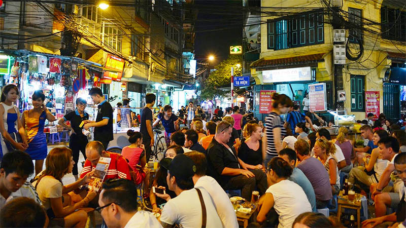Ta Hien Street, Hanoi's Nightlife: best places to travel in summer