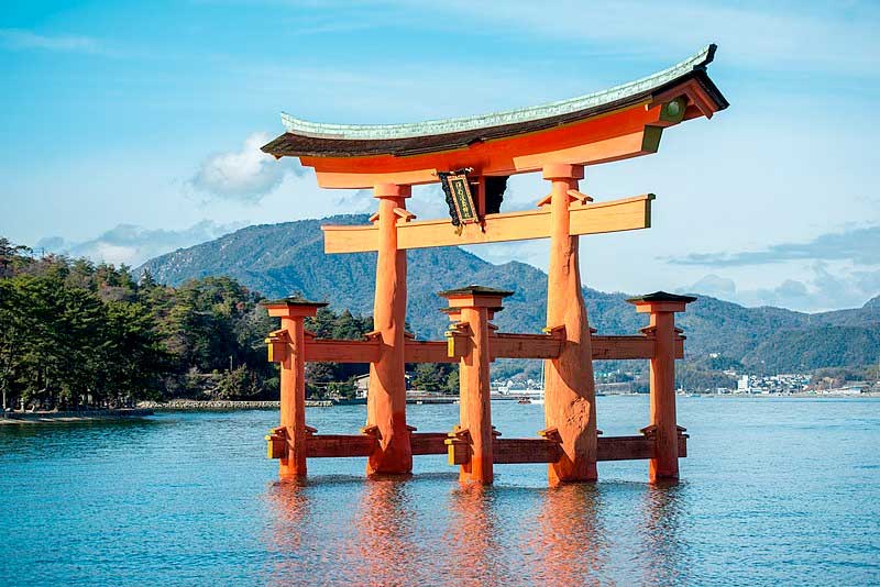 Summer Destinations: Japan, Ancient Temples and Modern Marvels