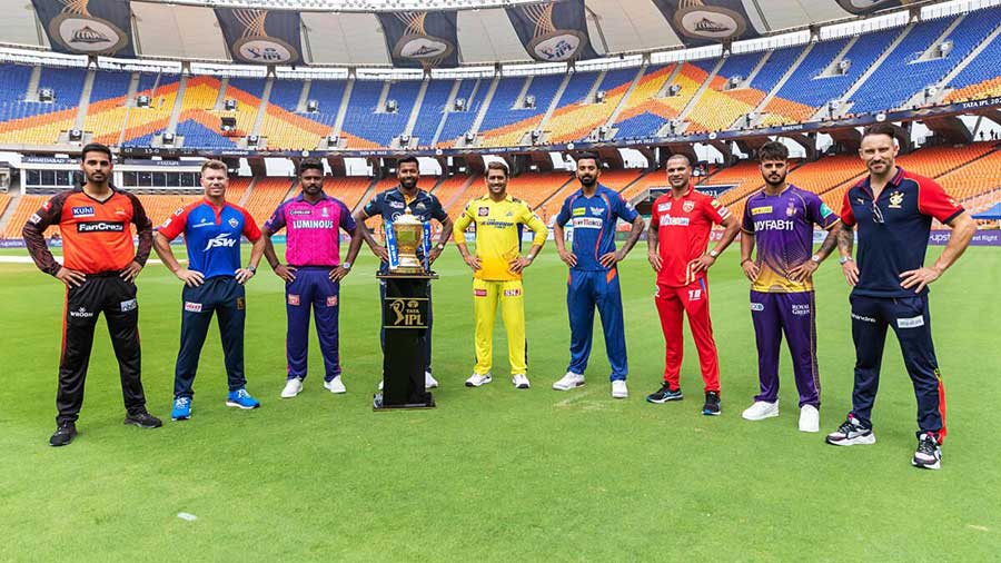 IPL 2024 Merchandising Business |  Fan engagement and loyalty.