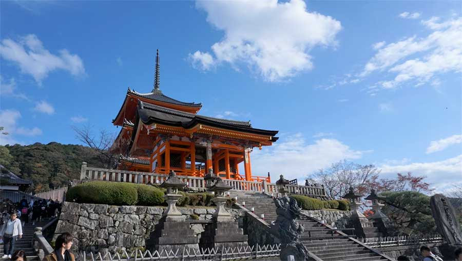 Kiyomizu-Dera Temple in Kyoto: a romantic getaway for couples