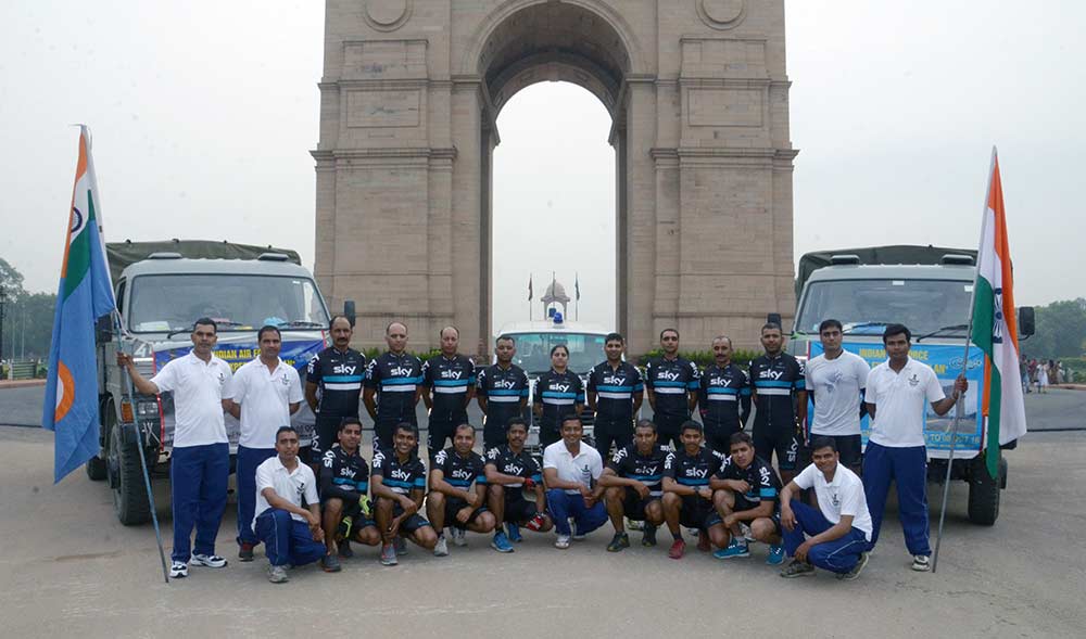 DBO Expedition team gathered at India Gate after completion