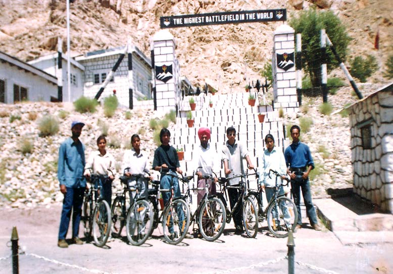 Group cycling expedition from Jalandhar to Khardung La, 1997