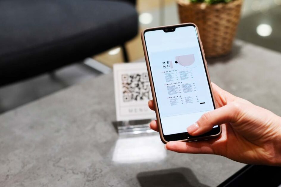 Secure online skincare payments UAE using smartphone booking system