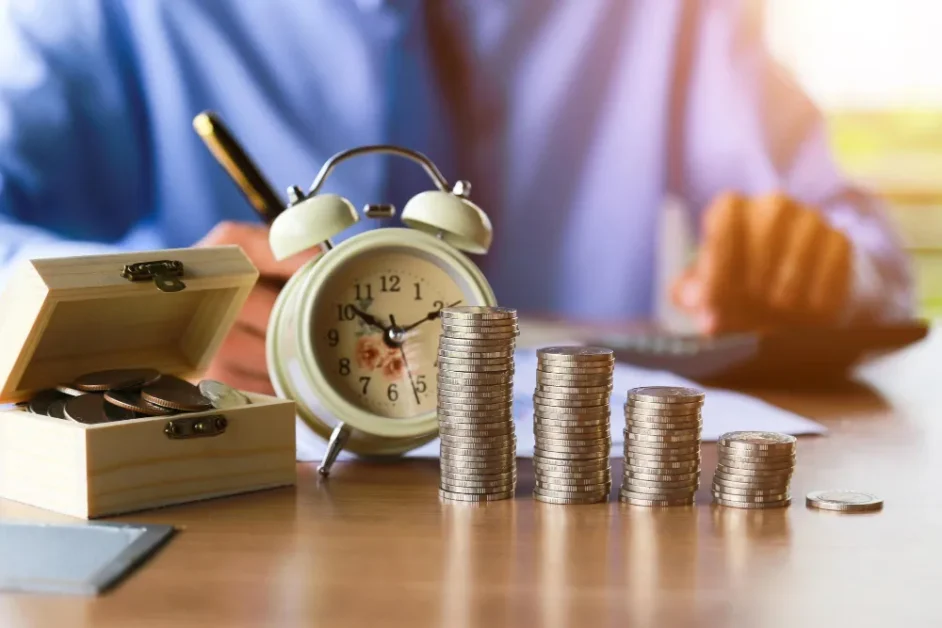 Financial discipline and budgeting for smarter living