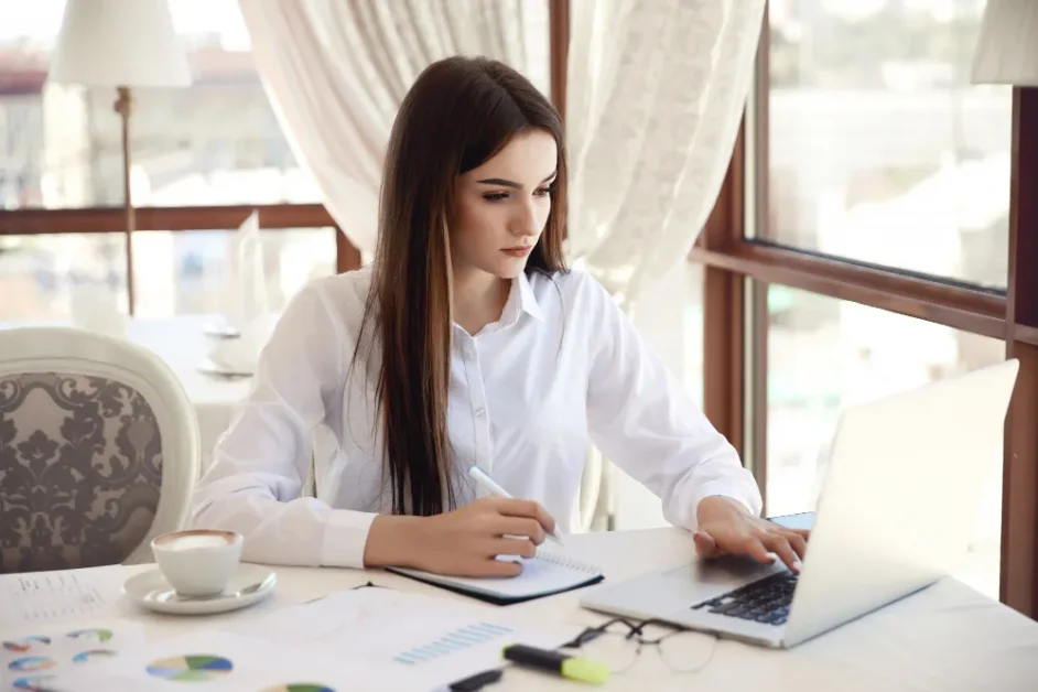 Woman practicing financial planning with financial discipline focus