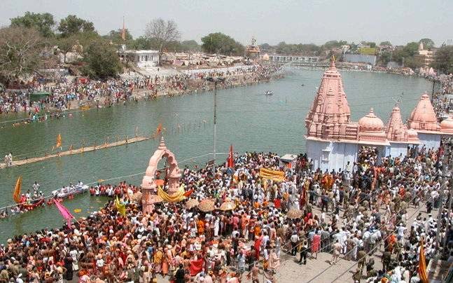 Devotees gathering on Shipra River during Ujjain Kumbh Mela
