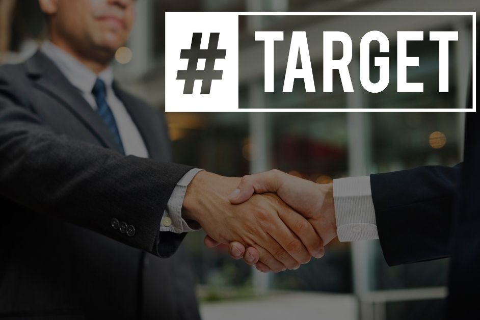 Targeted LinkedIn outreach building professional relationships and business connections.